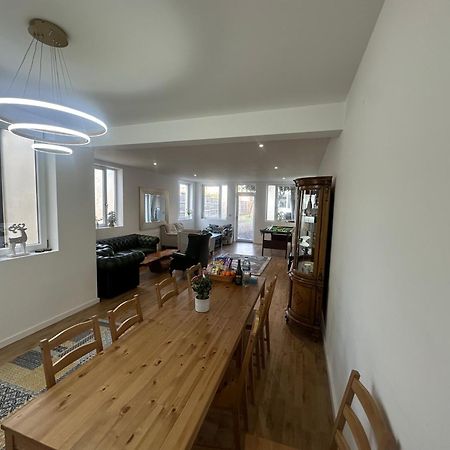 North London A Spacious 7 Bedroom House Accommodating Up To 18 People Complete With Own Gym And Table Tennis Exteriér fotografie