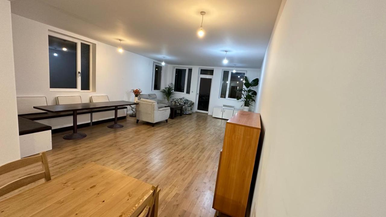 North London A Spacious 7 Bedroom House Accommodating Up To 18 People Complete With Own Gym And Table Tennis Exteriér fotografie
