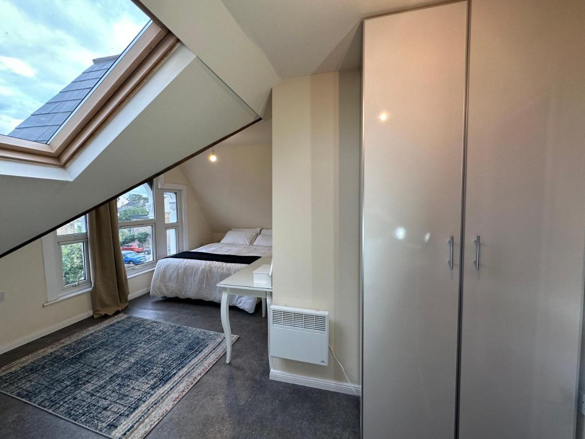 North London A Spacious 7 Bedroom House Accommodating Up To 18 People Complete With Own Gym And Table Tennis Exteriér fotografie