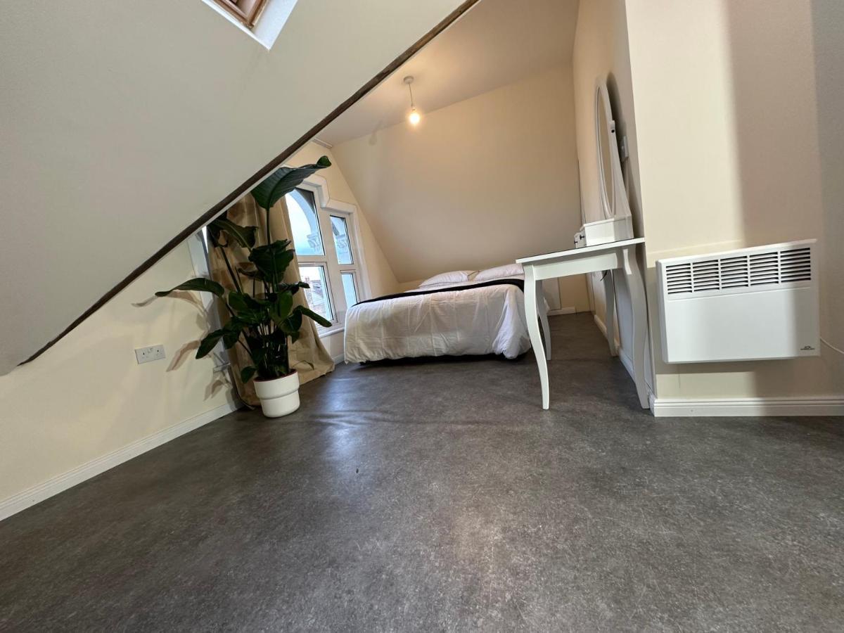 North London A Spacious 7 Bedroom House Accommodating Up To 18 People Complete With Own Gym And Table Tennis Exteriér fotografie
