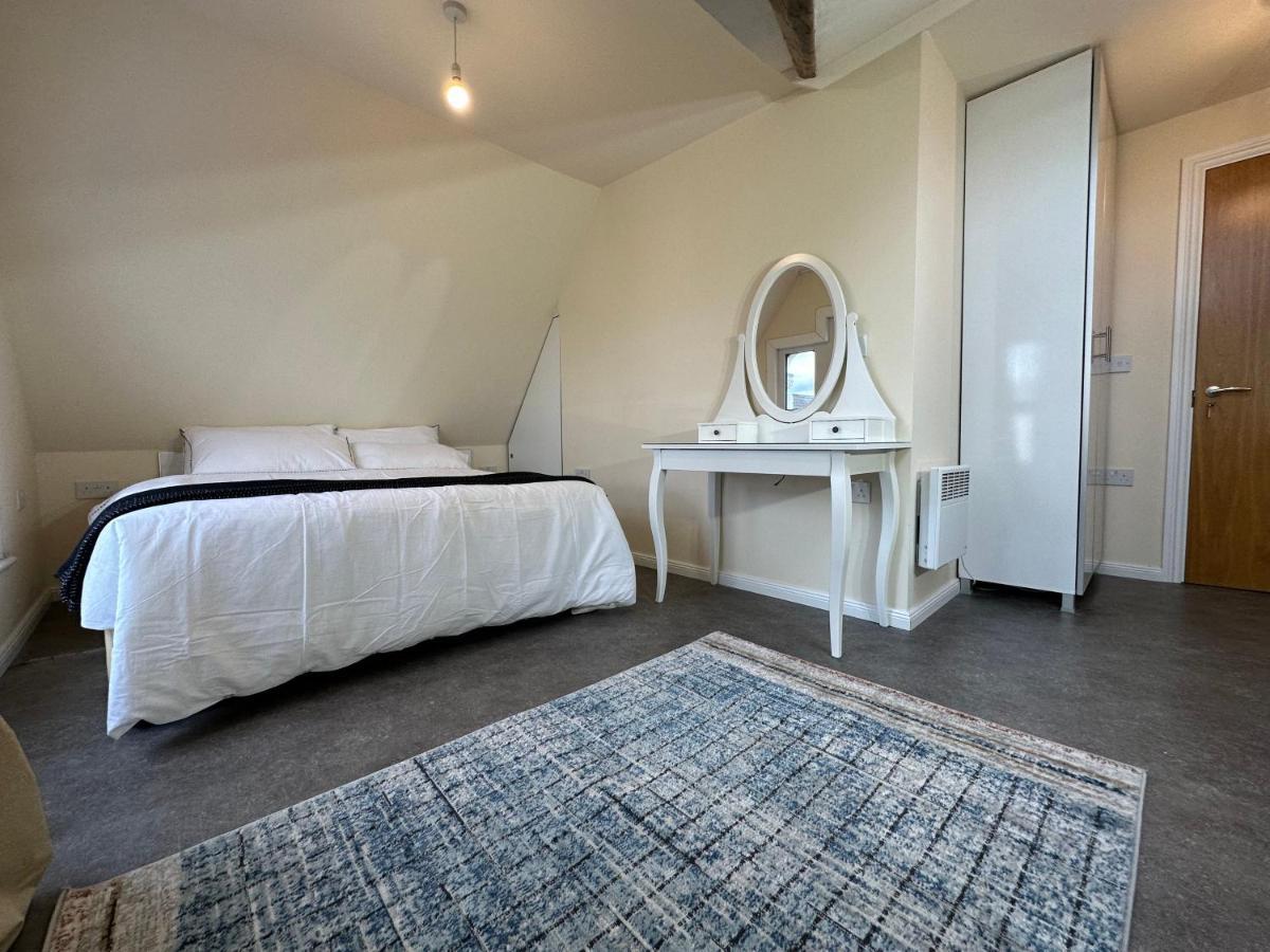 North London A Spacious 7 Bedroom House Accommodating Up To 18 People Complete With Own Gym And Table Tennis Exteriér fotografie
